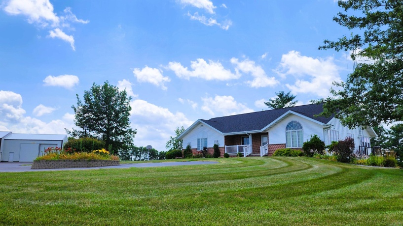 11056 Center, DURAND, Illinois 61024, 4 Bedrooms Bedrooms, ,2 BathroomsBathrooms,House,For Sale,Center,202604524