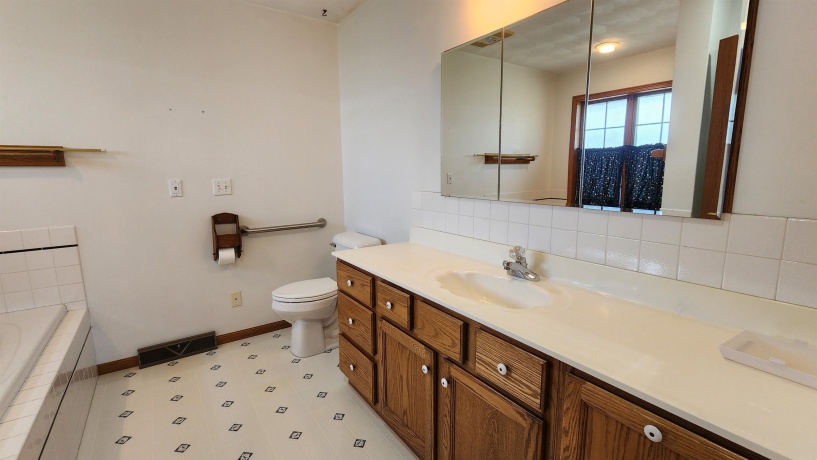 11056 Center, DURAND, Illinois 61024, 4 Bedrooms Bedrooms, ,2 BathroomsBathrooms,House,For Sale,Center,202604524