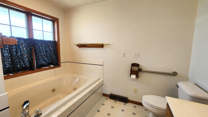 11056 Center, DURAND, Illinois 61024, 4 Bedrooms Bedrooms, ,2 BathroomsBathrooms,House,For Sale,Center,202604524
