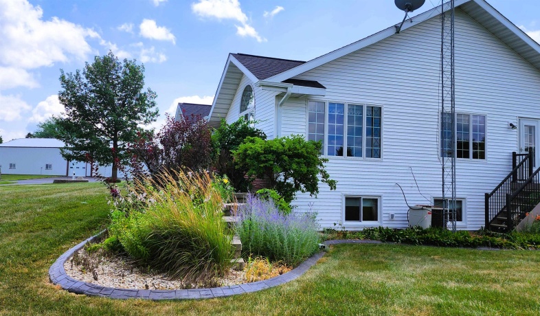 11056 Center, DURAND, Illinois 61024, 4 Bedrooms Bedrooms, ,2 BathroomsBathrooms,House,For Sale,Center,202604524