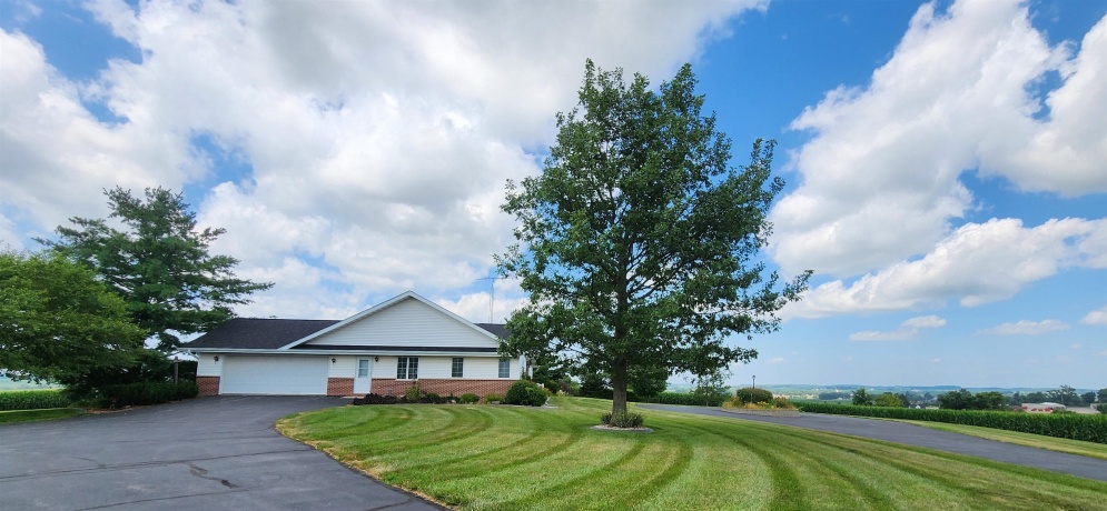 11056 Center, DURAND, Illinois 61024, 4 Bedrooms Bedrooms, ,2 BathroomsBathrooms,House,For Sale,Center,202604524