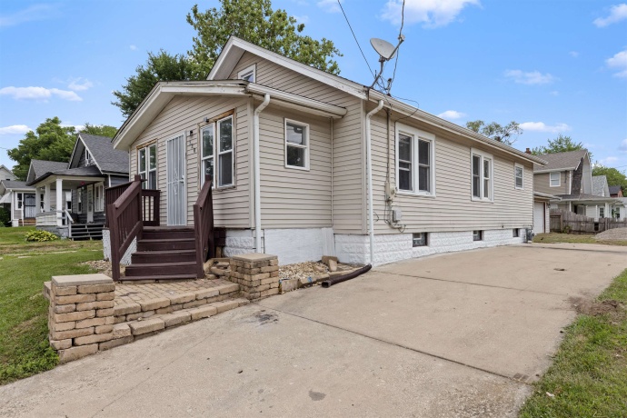 328 Waldo, ROCKFORD, Illinois 61101, 2 Bedrooms Bedrooms, ,2 BathroomsBathrooms,House,For Sale,Waldo,202604424