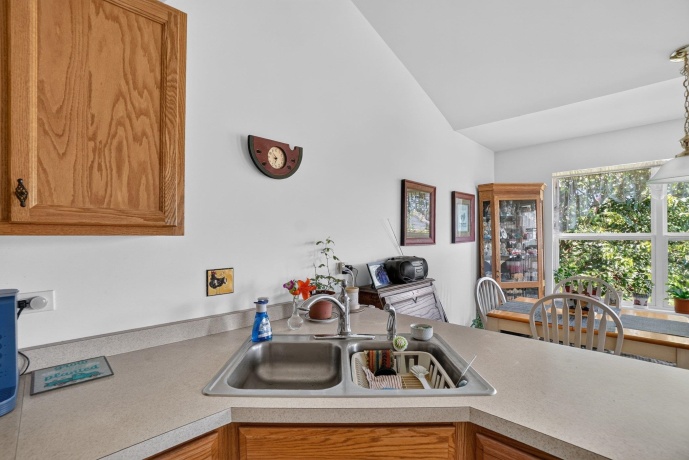 6582 Kristines, SOUTH BELOIT, Illinois 61080, 3 Bedrooms Bedrooms, ,2 BathroomsBathrooms,Condominium,For Sale,Kristines,202603533
