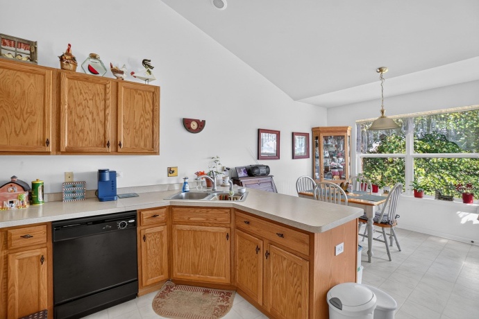 6582 Kristines, SOUTH BELOIT, Illinois 61080, 3 Bedrooms Bedrooms, ,2 BathroomsBathrooms,Condominium,For Sale,Kristines,202603533