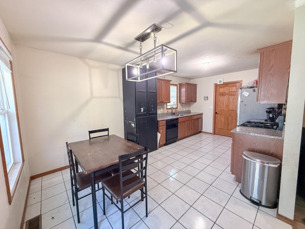 632 Larnell, ROCKFORD, Illinois 61101, 3 Bedrooms Bedrooms, ,2 BathroomsBathrooms,House,For Sale,Larnell,202604966