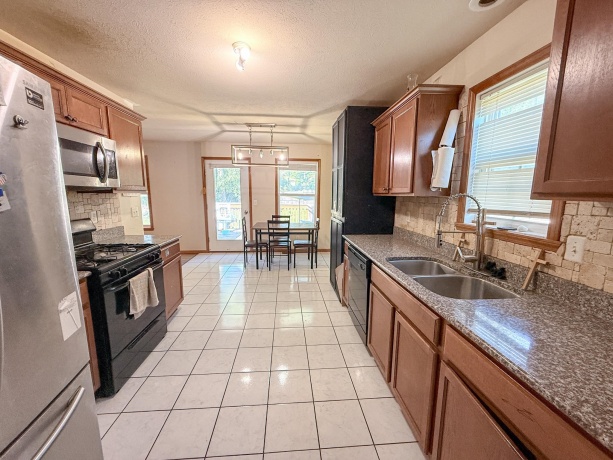 632 Larnell, ROCKFORD, Illinois 61101, 3 Bedrooms Bedrooms, ,2 BathroomsBathrooms,House,For Sale,Larnell,202604966