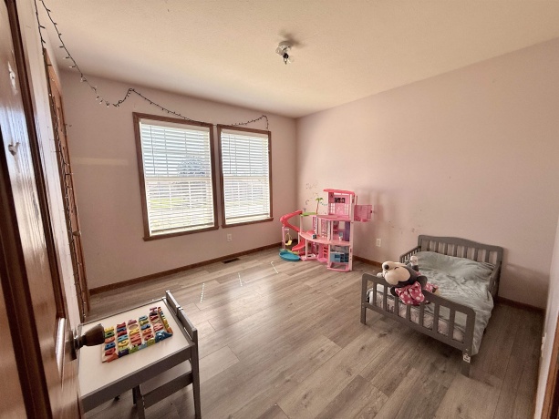 632 Larnell, ROCKFORD, Illinois 61101, 3 Bedrooms Bedrooms, ,2 BathroomsBathrooms,House,For Sale,Larnell,202604966