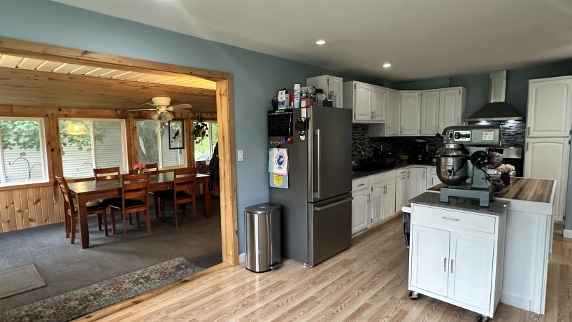 220 Beacon, BELVIDERE, Illinois 61008, 3 Bedrooms Bedrooms, ,2 BathroomsBathrooms,House,For Sale,Beacon,202604974