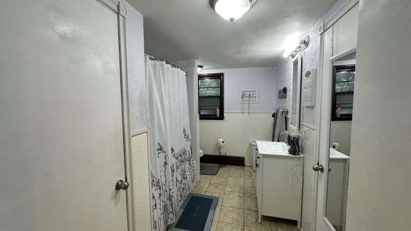 220 Beacon, BELVIDERE, Illinois 61008, 3 Bedrooms Bedrooms, ,2 BathroomsBathrooms,House,For Sale,Beacon,202604974