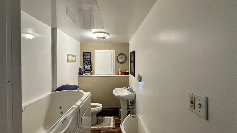 220 Beacon, BELVIDERE, Illinois 61008, 3 Bedrooms Bedrooms, ,2 BathroomsBathrooms,House,For Sale,Beacon,202604974