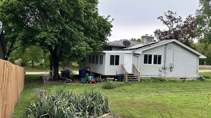 220 Beacon, BELVIDERE, Illinois 61008, 3 Bedrooms Bedrooms, ,2 BathroomsBathrooms,House,For Sale,Beacon,202604974