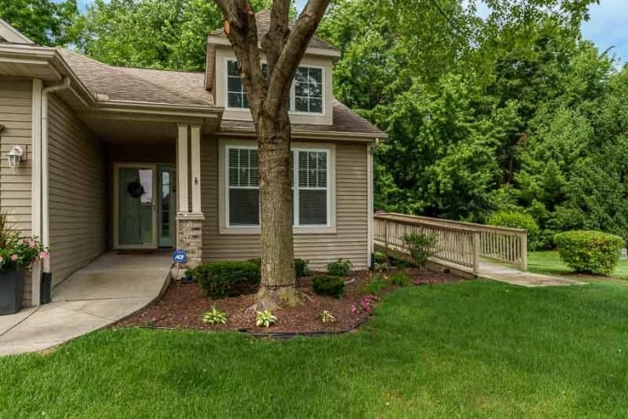 1517 MEADOWLARK, ROCKFORD, Illinois 61108, 2 Bedrooms Bedrooms, ,2 BathroomsBathrooms,Condominium,For Sale,MEADOWLARK,202604975