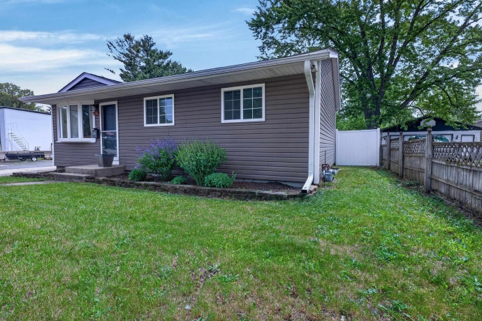 7917-7921 Venus, LOVES PARK, Illinois 61111, 2 Bedrooms Bedrooms, ,2 BathroomsBathrooms,House,For Sale,Venus,202602870