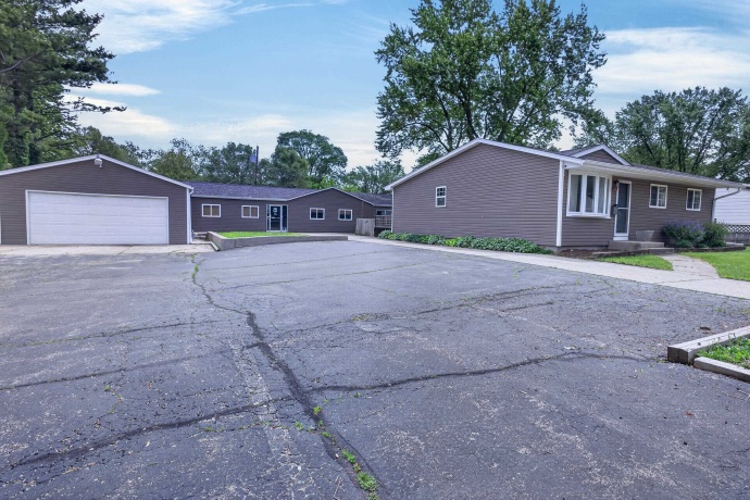 7917-7921 Venus, LOVES PARK, Illinois 61111, 2 Bedrooms Bedrooms, ,2 BathroomsBathrooms,House,For Sale,Venus,202602870