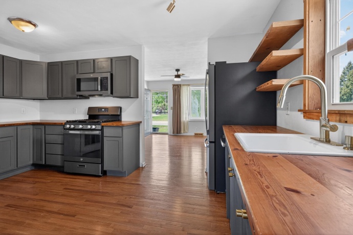 7917-7921 Venus, LOVES PARK, Illinois 61111, 2 Bedrooms Bedrooms, ,2 BathroomsBathrooms,House,For Sale,Venus,202602870