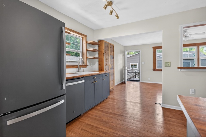 7917-7921 Venus, LOVES PARK, Illinois 61111, 2 Bedrooms Bedrooms, ,2 BathroomsBathrooms,House,For Sale,Venus,202602870