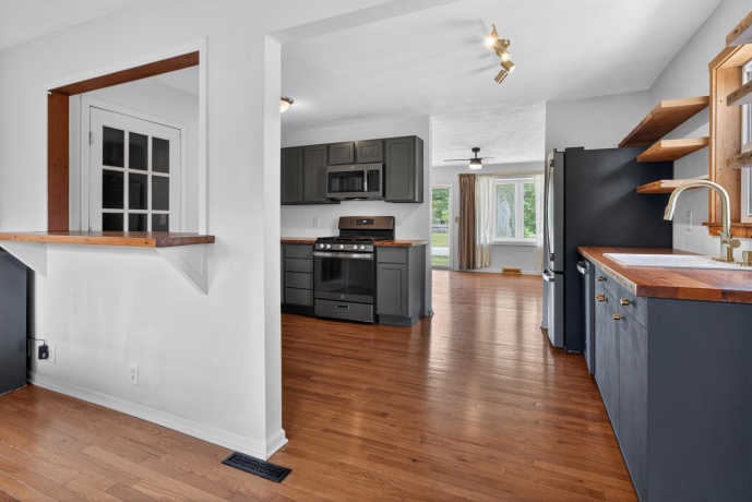 7917-7921 Venus, LOVES PARK, Illinois 61111, 2 Bedrooms Bedrooms, ,2 BathroomsBathrooms,House,For Sale,Venus,202602870