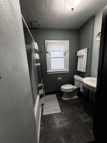 73 Sunset, FREEPORT, Illinois 61032, 3 Bedrooms Bedrooms, ,1 BathroomBathrooms,House,For Sale,Sunset,202604976