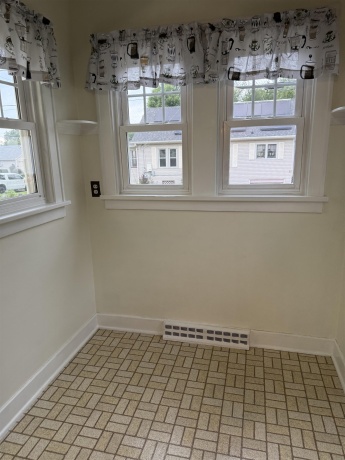 73 Sunset, FREEPORT, Illinois 61032, 3 Bedrooms Bedrooms, ,1 BathroomBathrooms,House,For Sale,Sunset,202604976