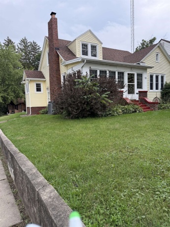 73 Sunset, FREEPORT, Illinois 61032, 3 Bedrooms Bedrooms, ,1 BathroomBathrooms,House,For Sale,Sunset,202604976