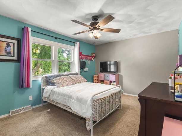 1071 Arapaho, FREEPORT, Illinois 61032, 4 Bedrooms Bedrooms, ,2 BathroomsBathrooms,House,For Sale,Arapaho,202604980