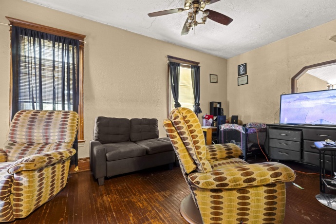 417 Longwood, ROCKFORD, Illinois 61107, 3 Bedrooms Bedrooms, ,1 BathroomBathrooms,House,For Sale,Longwood,202604984