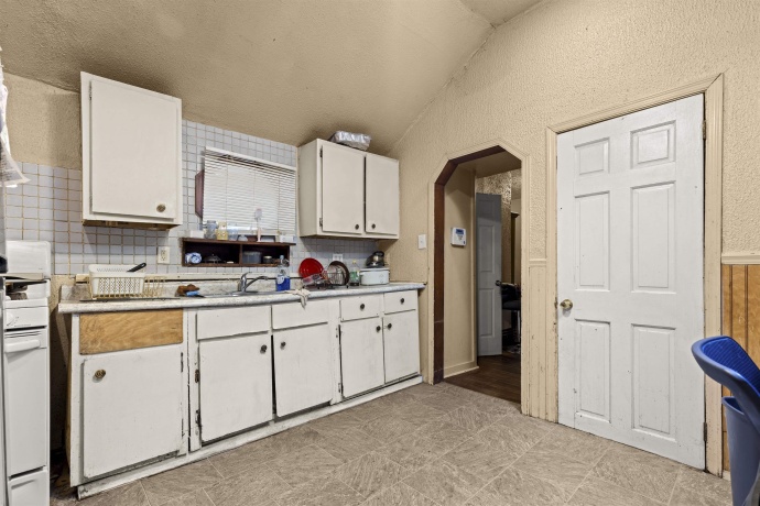 417 Longwood, ROCKFORD, Illinois 61107, 3 Bedrooms Bedrooms, ,1 BathroomBathrooms,House,For Sale,Longwood,202604984