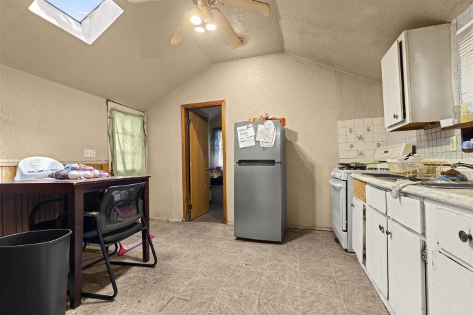 417 Longwood, ROCKFORD, Illinois 61107, 3 Bedrooms Bedrooms, ,1 BathroomBathrooms,House,For Sale,Longwood,202604984