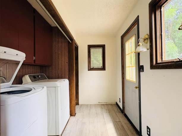 1712 Carney, ROCKFORD, Illinois 61103, 3 Bedrooms Bedrooms, ,1 BathroomBathrooms,House,For Sale,Carney,202603840