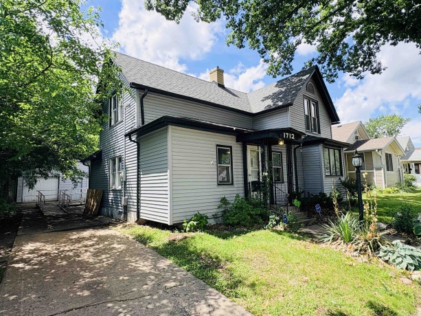 1712 Carney, ROCKFORD, Illinois 61103, 3 Bedrooms Bedrooms, ,1 BathroomBathrooms,House,For Sale,Carney,202603840