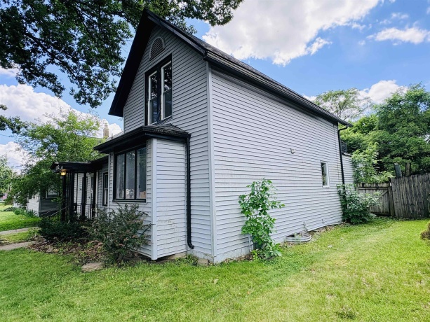 1712 Carney, ROCKFORD, Illinois 61103, 3 Bedrooms Bedrooms, ,1 BathroomBathrooms,House,For Sale,Carney,202603840