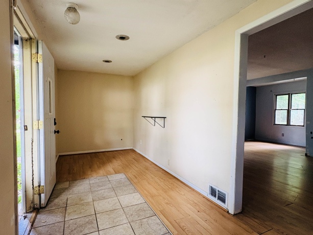1712 Carney, ROCKFORD, Illinois 61103, 3 Bedrooms Bedrooms, ,1 BathroomBathrooms,House,For Sale,Carney,202603840