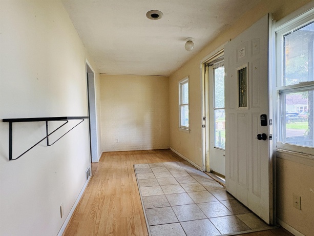 1712 Carney, ROCKFORD, Illinois 61103, 3 Bedrooms Bedrooms, ,1 BathroomBathrooms,House,For Sale,Carney,202603840