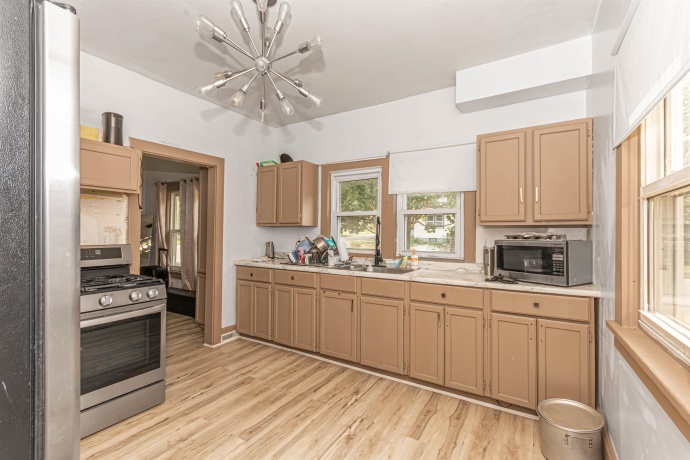 402 Alliance, ROCKFORD, Illinois 61101, 5 Bedrooms Bedrooms, ,1 BathroomBathrooms,House,For Sale,Alliance,202604988