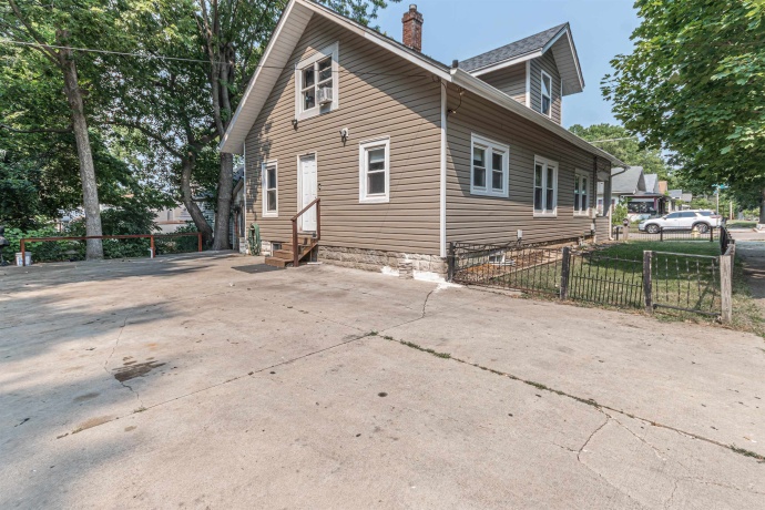 402 Alliance, ROCKFORD, Illinois 61101, 5 Bedrooms Bedrooms, ,1 BathroomBathrooms,House,For Sale,Alliance,202604988