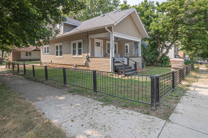 402 Alliance, ROCKFORD, Illinois 61101, 5 Bedrooms Bedrooms, ,1 BathroomBathrooms,House,For Sale,Alliance,202604988