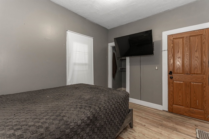 402 Alliance, ROCKFORD, Illinois 61101, 5 Bedrooms Bedrooms, ,1 BathroomBathrooms,House,For Sale,Alliance,202604988