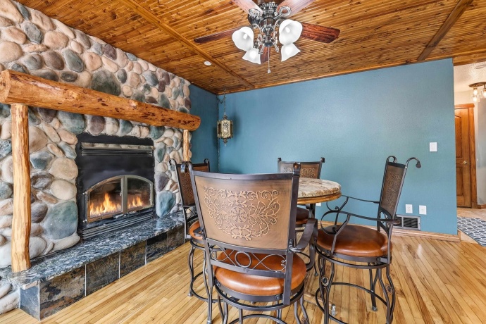 1763 St Catherine, BELLEVUE, Iowa 52031, 6 Bedrooms Bedrooms, ,4 BathroomsBathrooms,House,For Sale,St Catherine,202604989