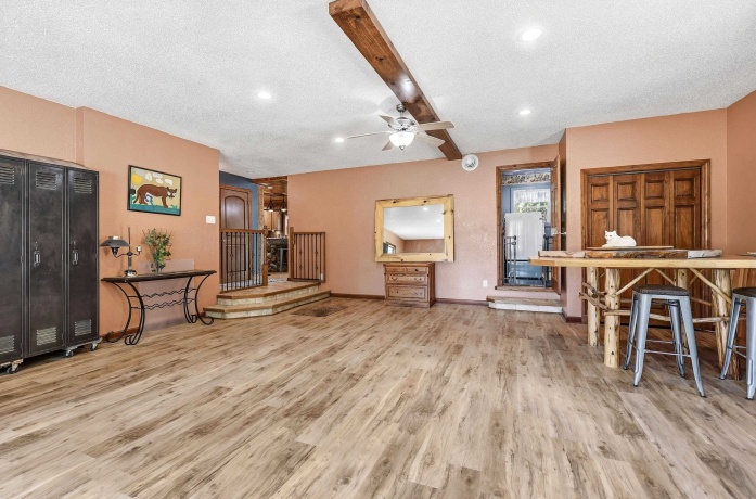 1763 St Catherine, BELLEVUE, Iowa 52031, 6 Bedrooms Bedrooms, ,4 BathroomsBathrooms,House,For Sale,St Catherine,202604989
