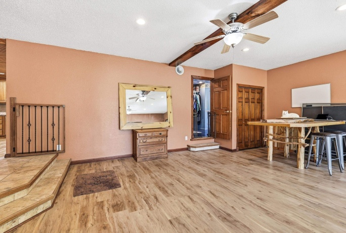 1763 St Catherine, BELLEVUE, Iowa 52031, 6 Bedrooms Bedrooms, ,4 BathroomsBathrooms,House,For Sale,St Catherine,202604989