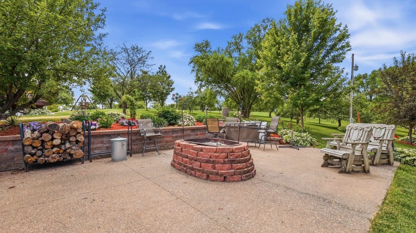 1763 St Catherine, BELLEVUE, Iowa 52031, 6 Bedrooms Bedrooms, ,4 BathroomsBathrooms,House,For Sale,St Catherine,202604989