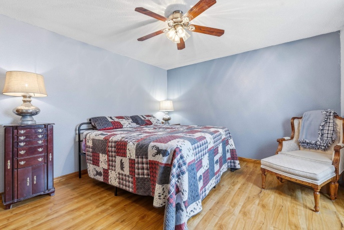 1763 St Catherine, BELLEVUE, Iowa 52031, 6 Bedrooms Bedrooms, ,4 BathroomsBathrooms,House,For Sale,St Catherine,202604989