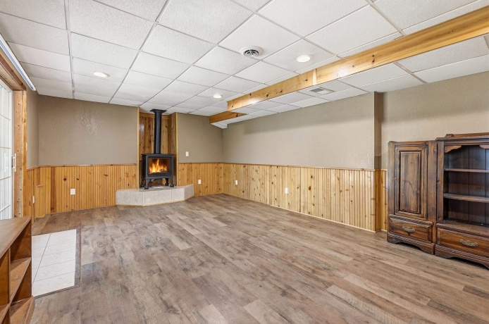 1763 St Catherine, BELLEVUE, Iowa 52031, 6 Bedrooms Bedrooms, ,4 BathroomsBathrooms,House,For Sale,St Catherine,202604989