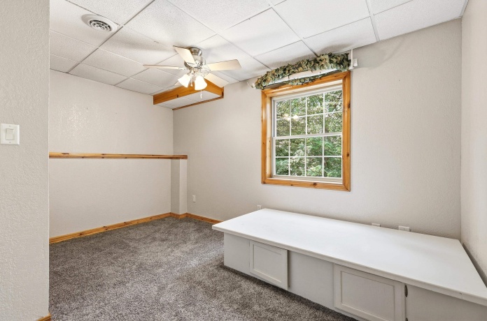 1763 St Catherine, BELLEVUE, Iowa 52031, 6 Bedrooms Bedrooms, ,4 BathroomsBathrooms,House,For Sale,St Catherine,202604989