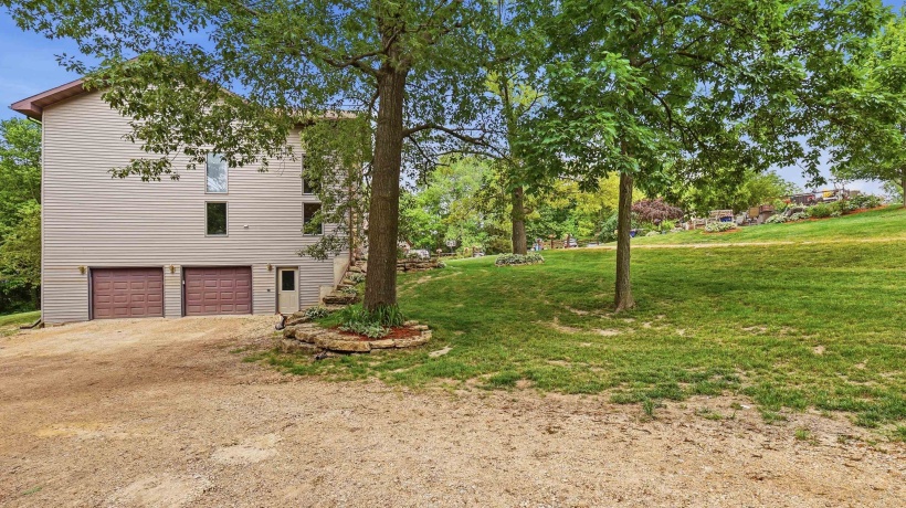 1763 St Catherine, BELLEVUE, Iowa 52031, 6 Bedrooms Bedrooms, ,4 BathroomsBathrooms,House,For Sale,St Catherine,202604989