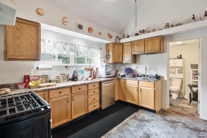 610 Clark, SOUTH BELOIT, Illinois 61080, 2 Bedrooms Bedrooms, ,1 BathroomBathrooms,House,For Sale,Clark,202604992