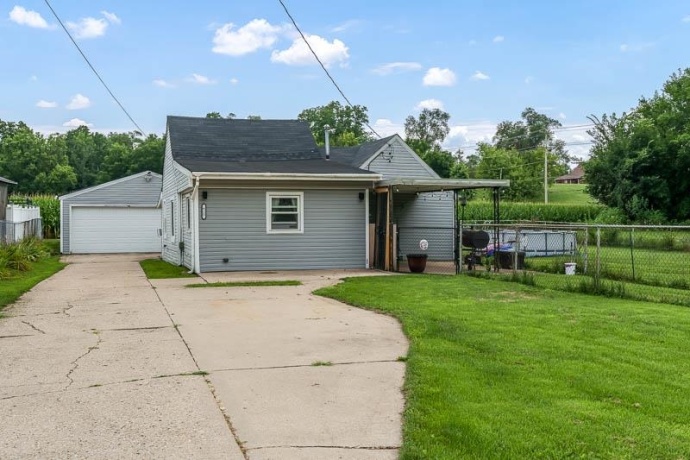 610 Clark, SOUTH BELOIT, Illinois 61080, 2 Bedrooms Bedrooms, ,1 BathroomBathrooms,House,For Sale,Clark,202604992