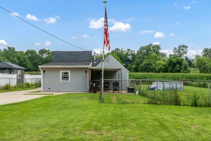 610 Clark, SOUTH BELOIT, Illinois 61080, 2 Bedrooms Bedrooms, ,1 BathroomBathrooms,House,For Sale,Clark,202604992