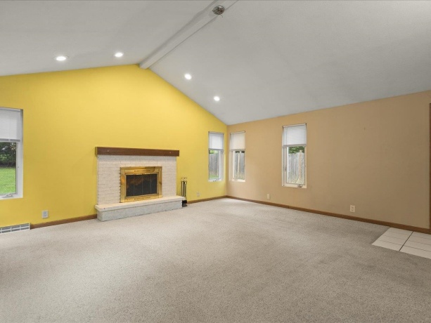 1407 Vassar, ROCKFORD, Illinois 61103, 3 Bedrooms Bedrooms, ,1 BathroomBathrooms,House,For Sale,Vassar,202604993