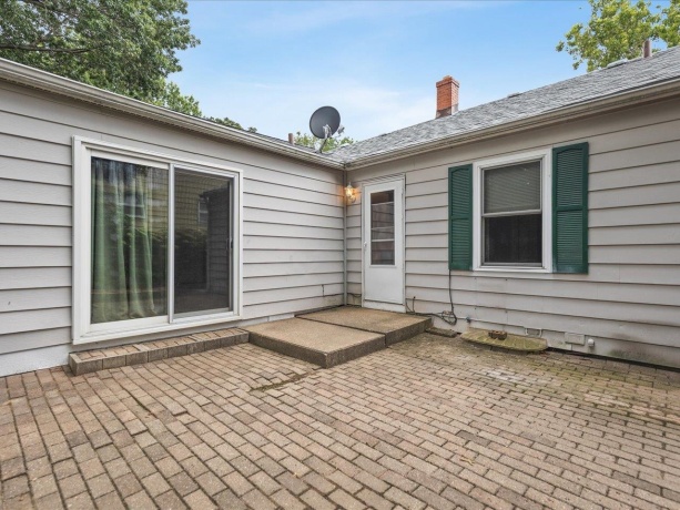 1407 Vassar, ROCKFORD, Illinois 61103, 3 Bedrooms Bedrooms, ,1 BathroomBathrooms,House,For Sale,Vassar,202604993